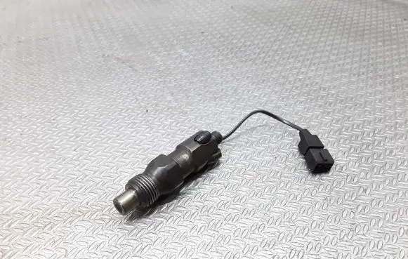 Mitsubishi Carisma Fuel injector LDC009R01A