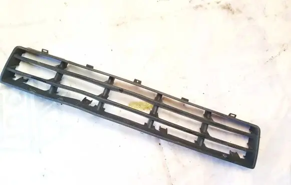 Volkswagen Golf IV Front bumper lower grill 1j0853677d