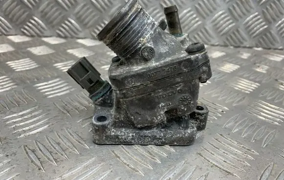 Volvo V50 Thermostat/thermostat housing 30777476