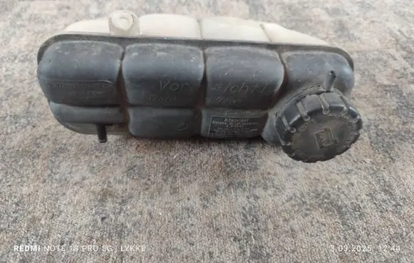 Mercedes-Benz CLK A208 C208 Coolant expansion tank/reservoir 2025000649