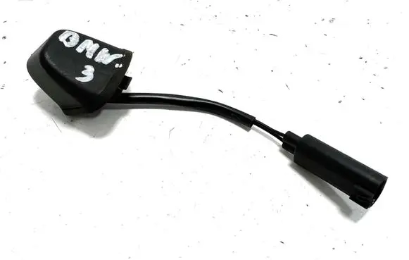 BMW 3 E90 E91 Windshield washer spray nozzle 836538503 8365385 19636584