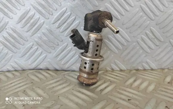 Fuel injector