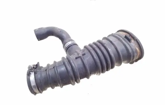 Ford Focus Air intake hose/pipe 3M519A673M
