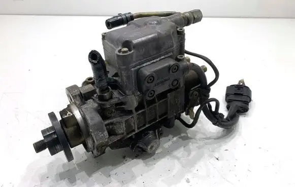 Audi A3 S3 8L Fuel injection high pressure pump 038130107D