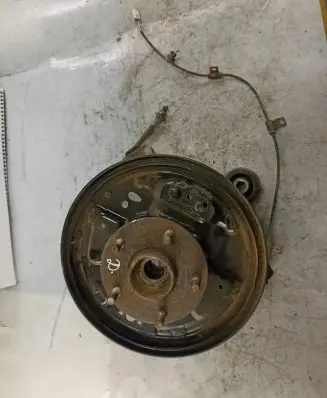 Suzuki Grand Vitara II Rear wheel hub spindle/knuckle 5631065J 4612165J00