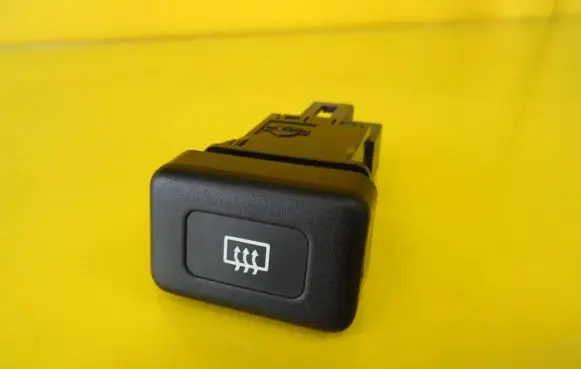Nissan Almera Windscreen/window heater switch