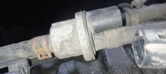 Volkswagen Golf V Valve vacuum 058133517B 2580115A