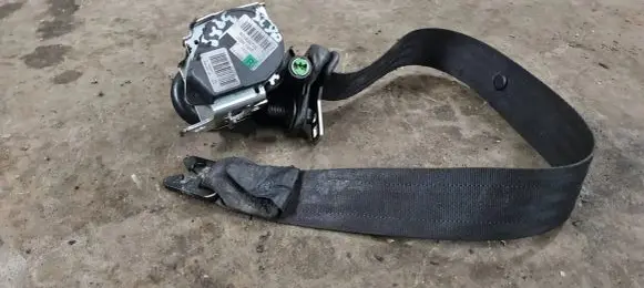 Volvo XC90 Third row seat belt 30738608