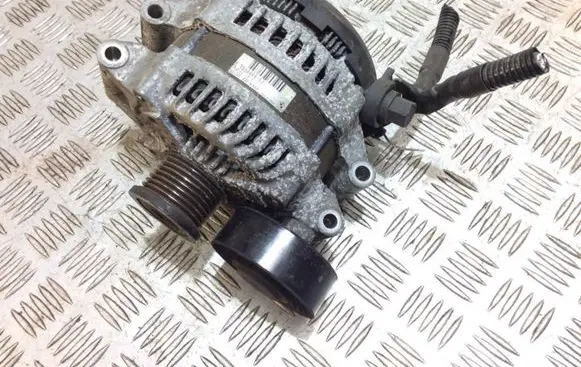 BMW 3 E92 E93 Generator/alternator 7550468