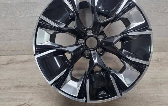 R20 alloy rim