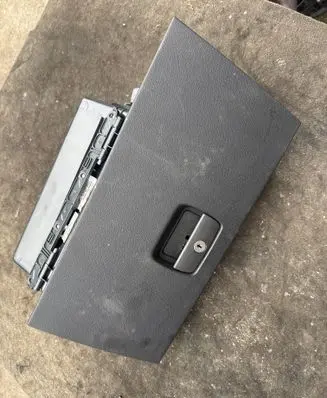 Cadillac SRX Glove box set 