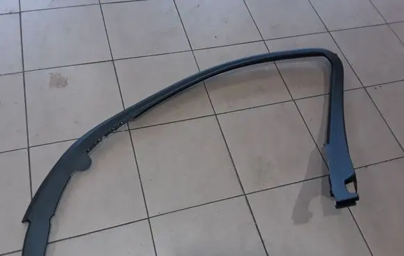 BMW M5 F90 Front door glass trim molding 7384930