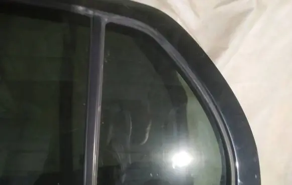 Toyota Yaris Rear vent window glass 