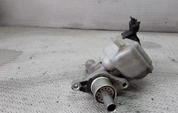 Volkswagen Touran I Master brake cylinder 1K1611301C