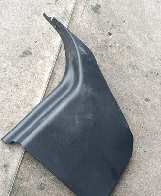 Foot area side trim