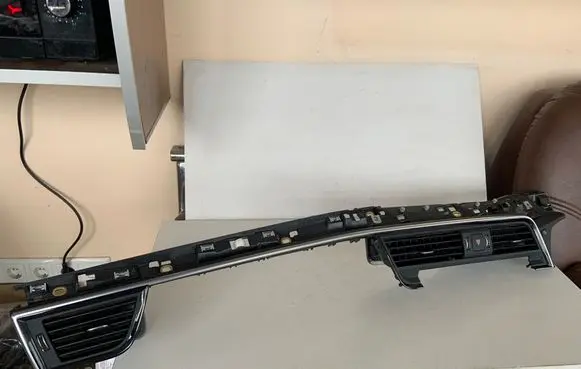 Audi Q5 SQ5 Dash center air vent grill 80B820902AB 80B820902ABEAX 80B820902