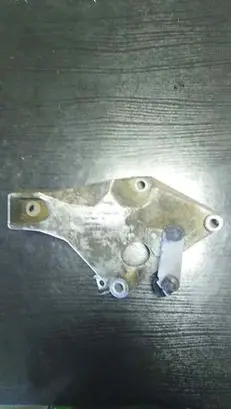 BMW 1 E81 E87 Engine mounting bracket 6775041