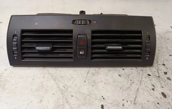 BMW X3 E83 Dash center air vent grill 3415965