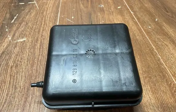 Mercedes-Benz SL AMG R129 Vacuum air tank 1298050019 A1298050019