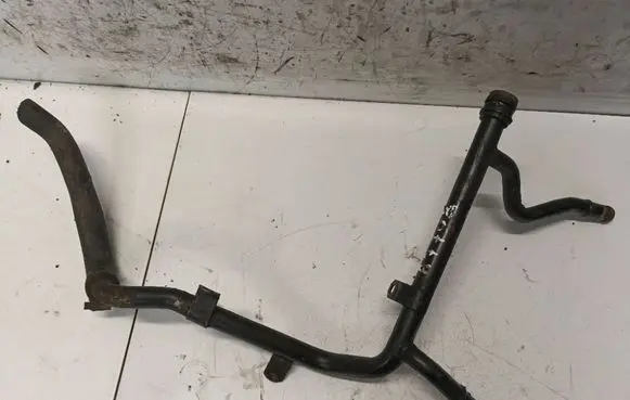Chrysler Sebring (JS) Engine coolant pipe/hose