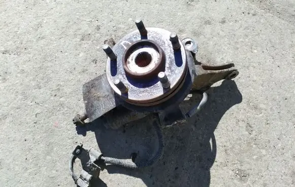 KIA Magentis Front wheel hub spindle knuckle