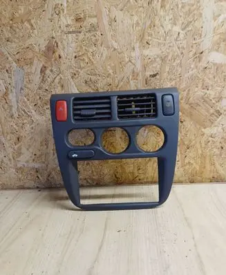 Radio/GPS head unit trim