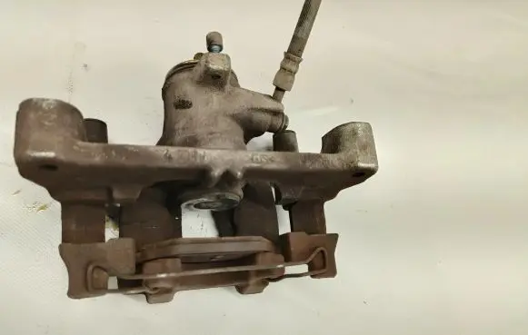 Subaru Outback (BS) Rear brake caliper 26634AL03B