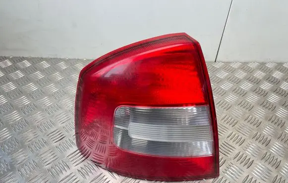Skoda Octavia Mk2 (1Z) Rear/tail lights 1Z5945095B 1Z59451115B