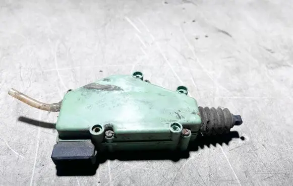 Volkswagen Multivan T4 Central locking motor 701959781 403680