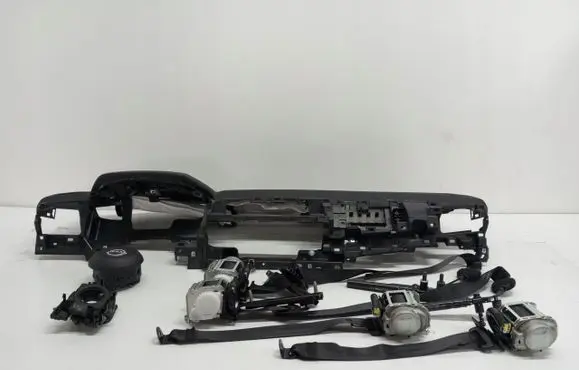 Nissan Qashqai Radio/GPS head unit trim 