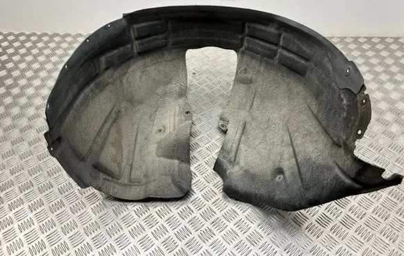 Front wheel arch liner splash guards