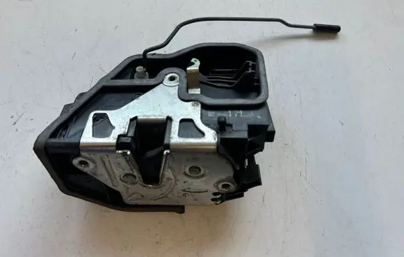 BMW 5 E60 E61 Rear door lock 7036171