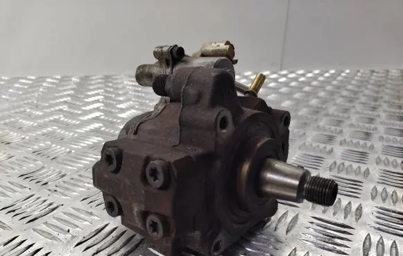 Volvo C30 Fuel injection high pressure pump 009906080 0876879296 3901829G0ZV