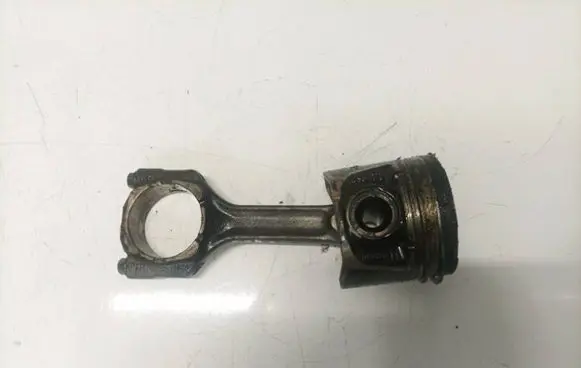 Citroen C5 Piston with connecting rod