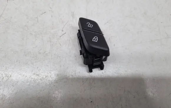BMW 2 F46 Central locking switch button 9354130