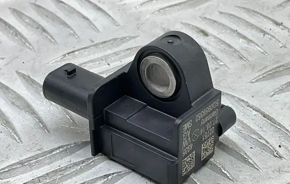 Audi A3 S3 8V Airbag deployment crash/impact sensor 5Q0959352