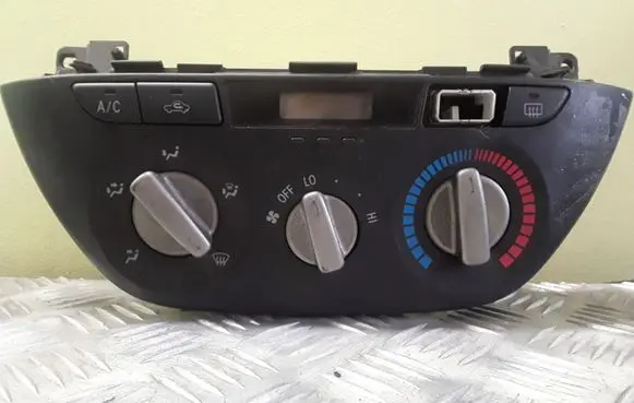 Toyota RAV 4 (XA20) Climate control unit 5590042140