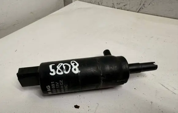 Volkswagen Touran II Windscreen/windshield washer pump 6R0955681 3308603