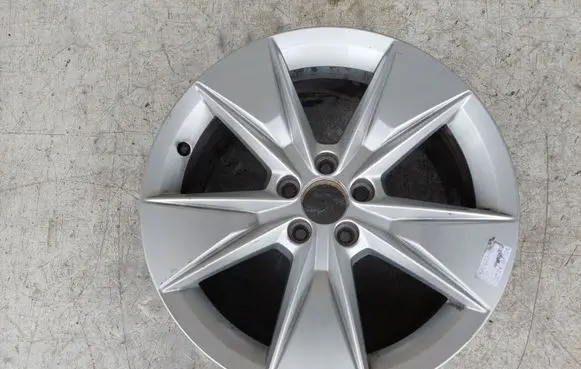 R18 alloy rim