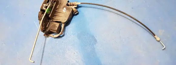 KIA Sorento Front door lock