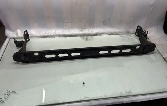 Volvo V60 Radiator mount bracket 31368100
