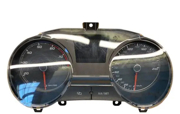 Speedometer (instrument cluster)