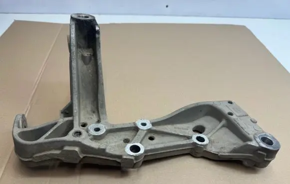 Volkswagen Jetta V Front lower control arm/wishbone 1K0199296F
