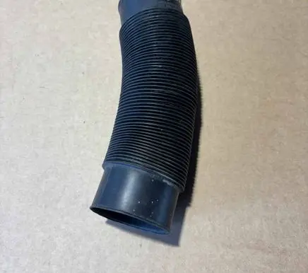 Mercedes-Benz E W124 Air intake hose/pipe 6170940482
