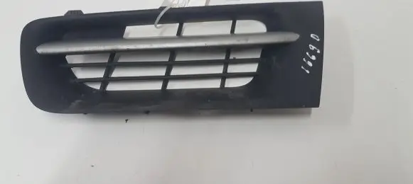 Renault Megane II Front bumper upper radiator grill 8200746094