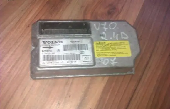 Volvo V70 Airbag control unit/module 0285001655 P30667469