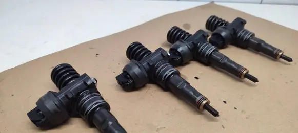 Volkswagen PASSAT B5.5 Fuel injectors set 036130073aj