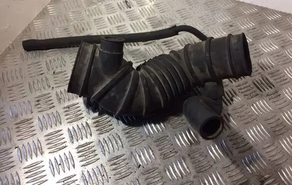 Mitsubishi Carisma Air intake hose/pipe MR312759