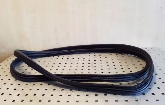 Volvo XC90 Front door rubber seal