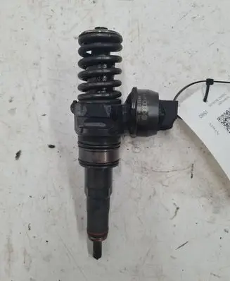 Volkswagen PASSAT B6 Fuel injector 038130073BQ 0414720312